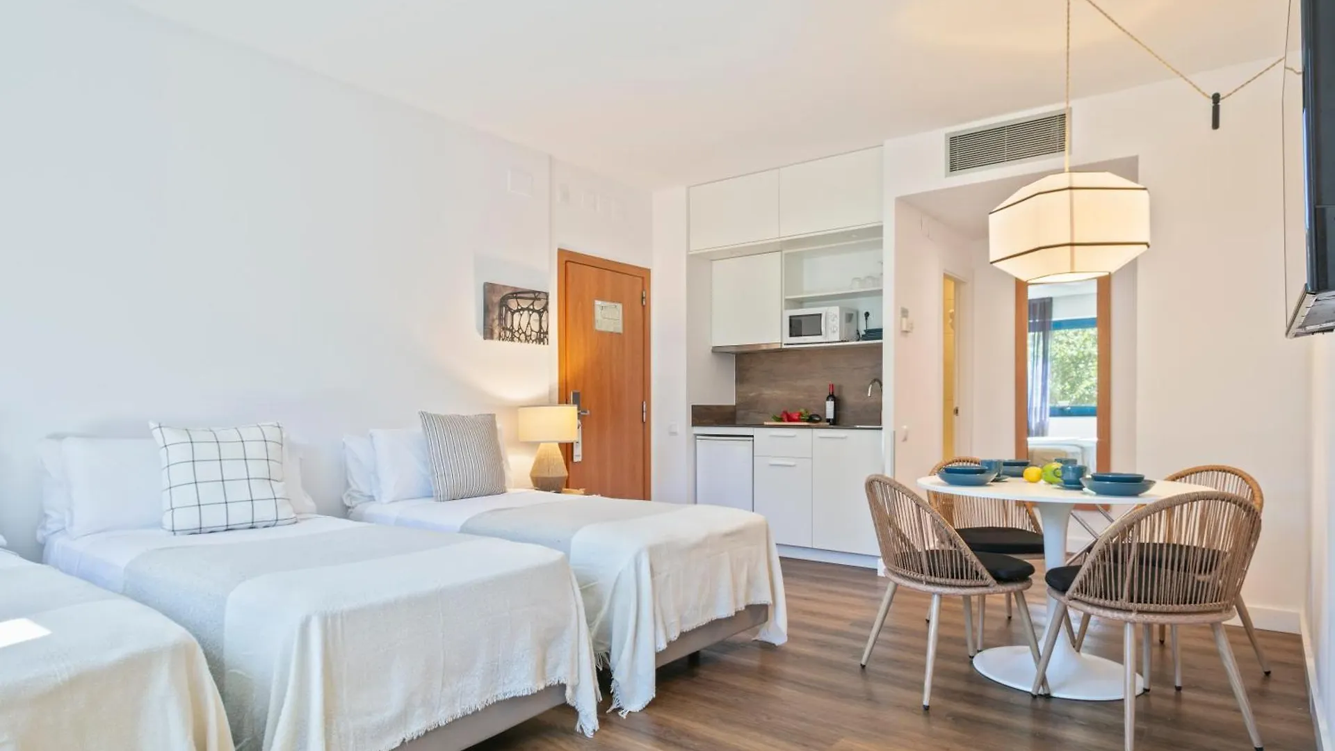 Hotel Acta Azul Barcelona 3*,