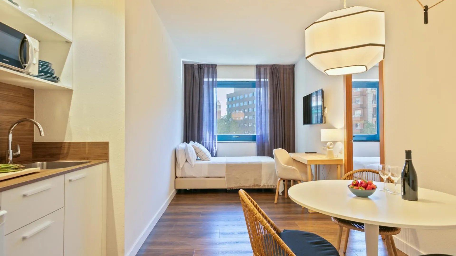 Hotel Acta Azul Barcelona 3*,